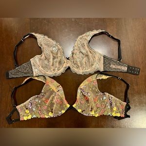 2 Victoria’s Secret unlined bras